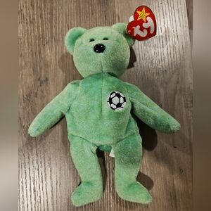 TY Beanie Baby - KICKS 1999 - the Soccer Bear Possible with errors, RARE (photos